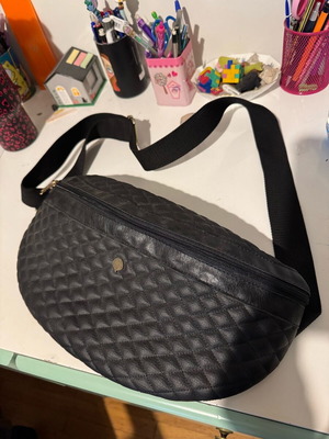 Thiros leather crossbody bag black like new
