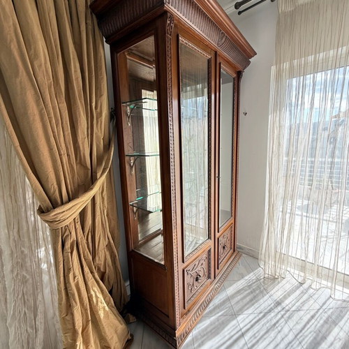 Antique showcase 1920 era like new