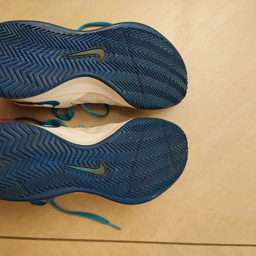 Nike Hyperfuse basketball shoes like new, size 40.5, white and blue