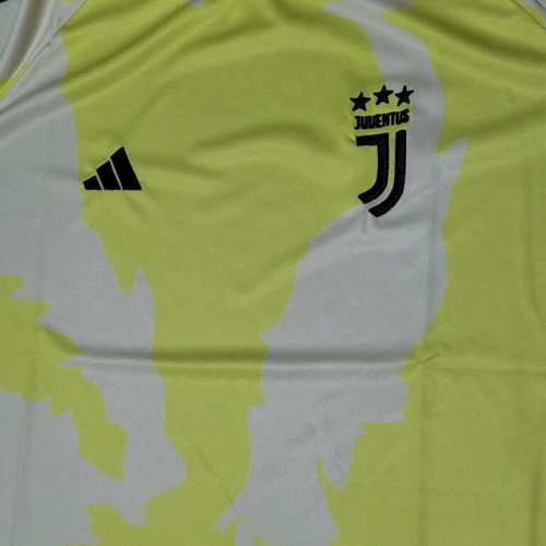 Juventus athletic jersey XXL official replica