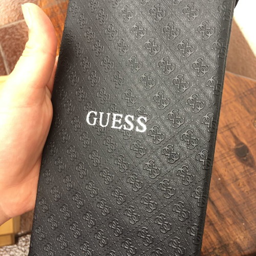 Guess sunglasses case like new, black