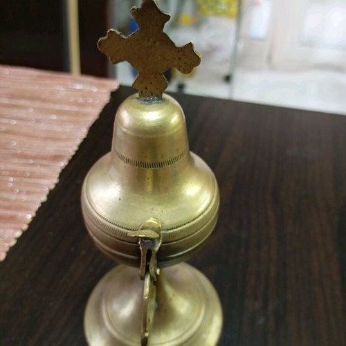 Bronze incense burner used, old style with lid play