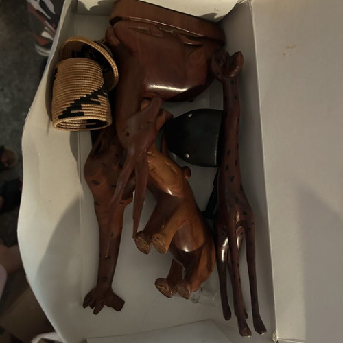 Wooden animals like new from Congo