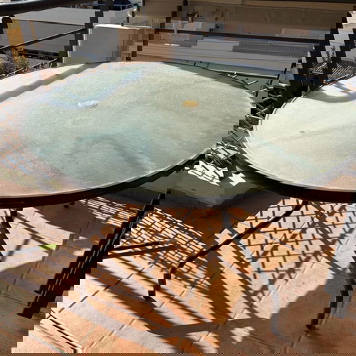 Σετ τραπέζι μπαλκονιού στρογγυλό 190cm σαν καινούργιο με 4 καρέκλες