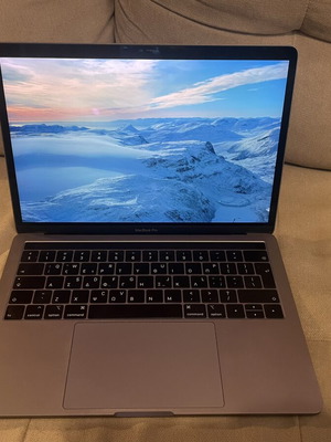 Apple MacBook Pro 13” i5, 8GB RAM, 256GB SSD