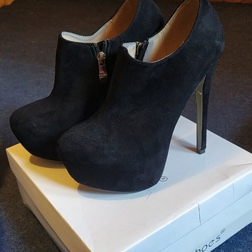 Black high heel ankle boots with 15cm stiletto heel like new, size 38
