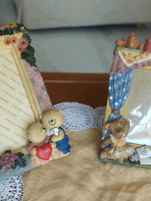 Σετ 2 Vintage Ανάγλυφες Κορνίζες Teddy Bears σε άριστη κατάσταση