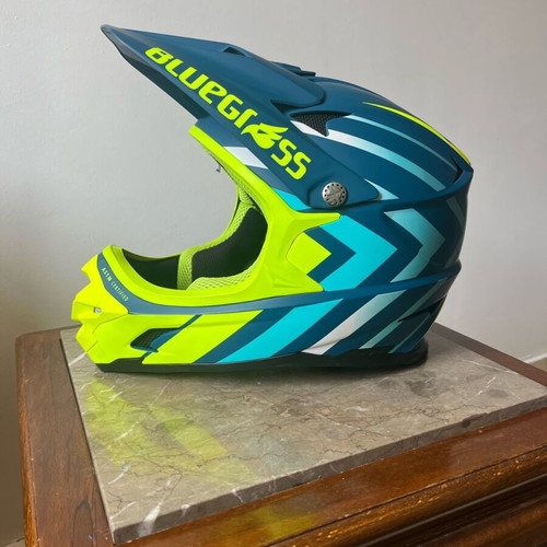 Bluegrass helmet size L like new