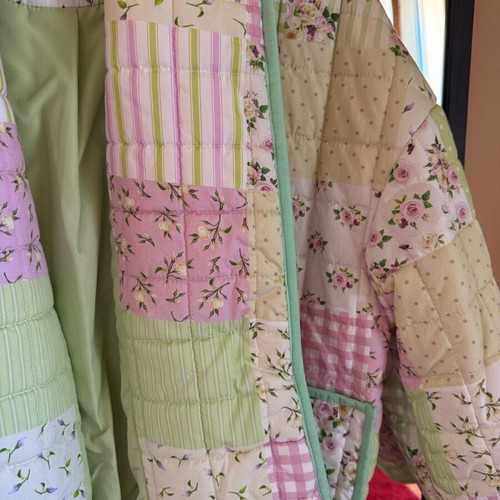 Floral patchwork outerwear like new, one size, multicolor