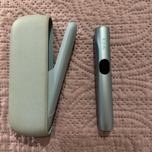 IQOS ILUMA device like new with charging case and charger