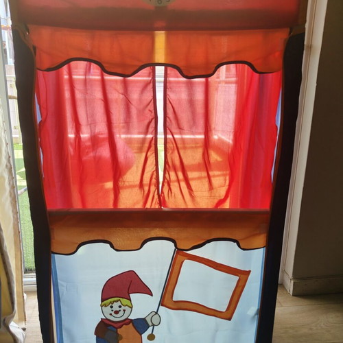 Puppet Theater like new