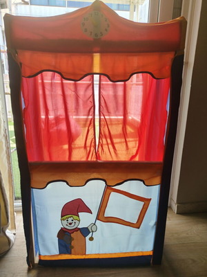 Puppet Theater like new
