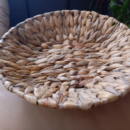 Vintage straw basket handmade like new