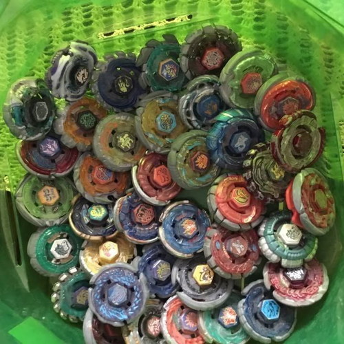 Beyblade Metal Fusion collection like new, 66+ pieces with accessories