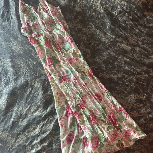 Womens Floral Summer Dress like new, size medium, multicolor