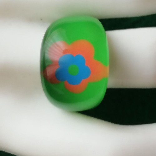 Blown glass sun ring in green color new