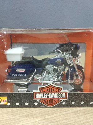 Maisto Harley-Davidson Michigan State Police 1/18 scale model