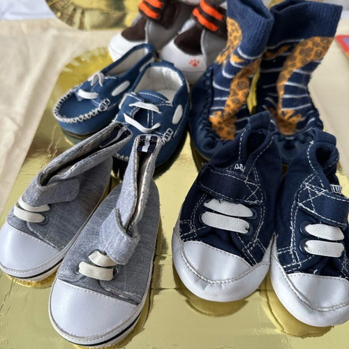 Newborn shoes like new, set of 5 pieces
