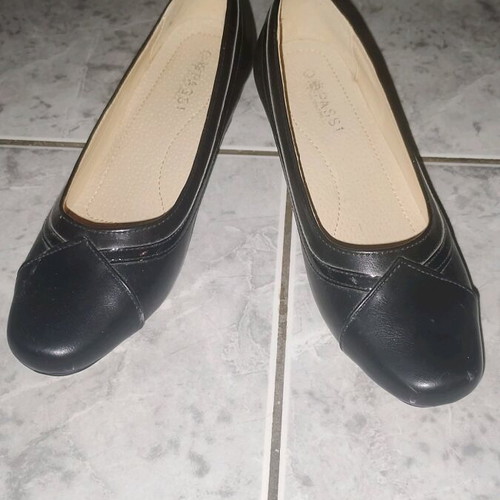 Quattro Passi women's anatomical pumps like new, size 40, black