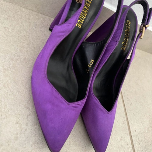 Women's purple sandals size 37 new with thick heel