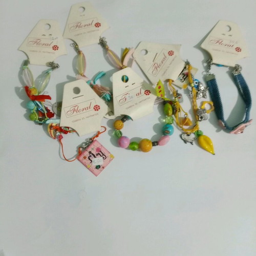 Jewelry used, assorted with belt and mirror gifts