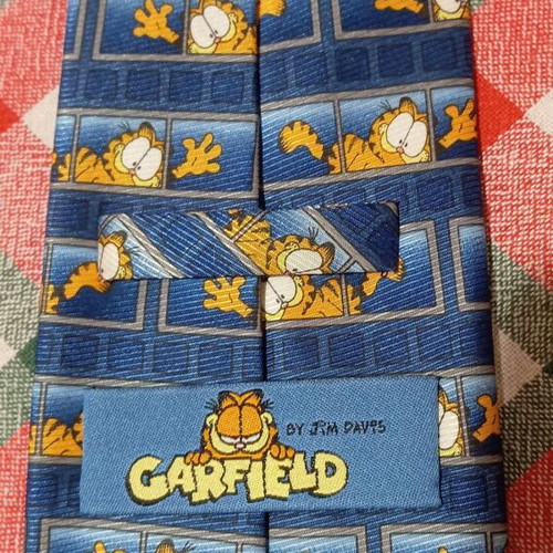 GARFIELD TIE****WAREHOUSE CLEARANCE***WHOEVER GETS THERE FIRST!