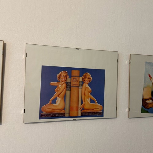 Set of 3 Vintage Pin-up Art Prints in Frame like new