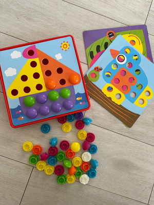 Παιχνίδι Peg Board σαν καινούργιο, πλήρες σετ