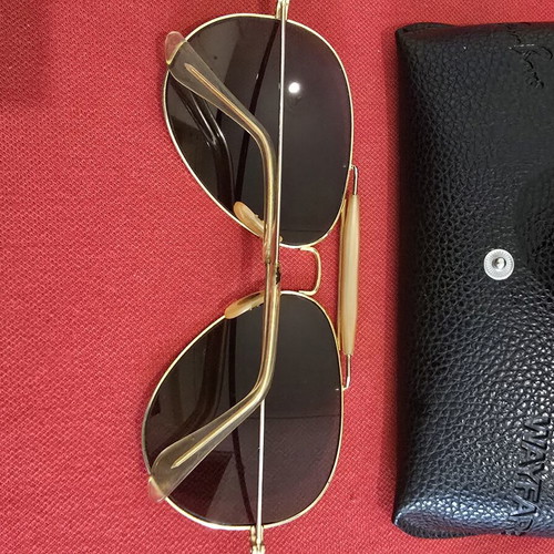 Ray-Ban USA Vintage 1980s B&L Aviator sunglasses, gold