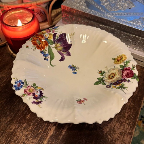 Blakeney England porcelain fruit bowl like new