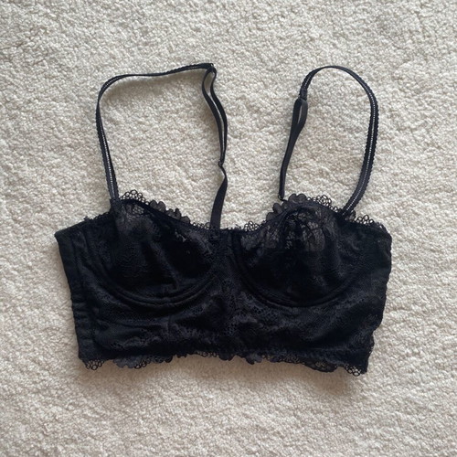 Oysho black lace bra with side clasp and adjustable straps like new