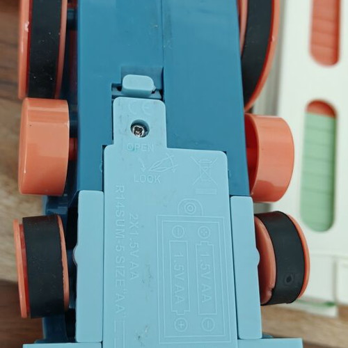 Domino train automatic toy with 56 domino pieces