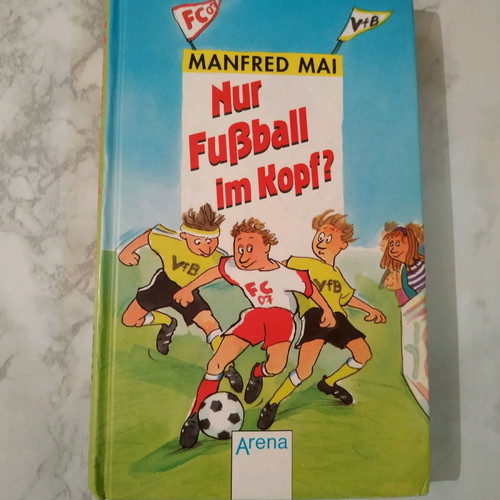 German book like new about football