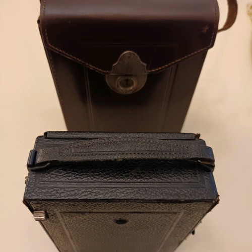 Certotrop camera used with Mayer-Gorlitz 1:45 f13.5cm lens