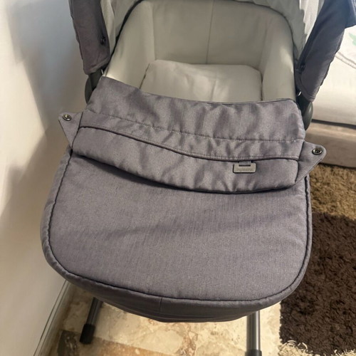 Inglesina port bebe like new with base for Trilogy 3 in 1