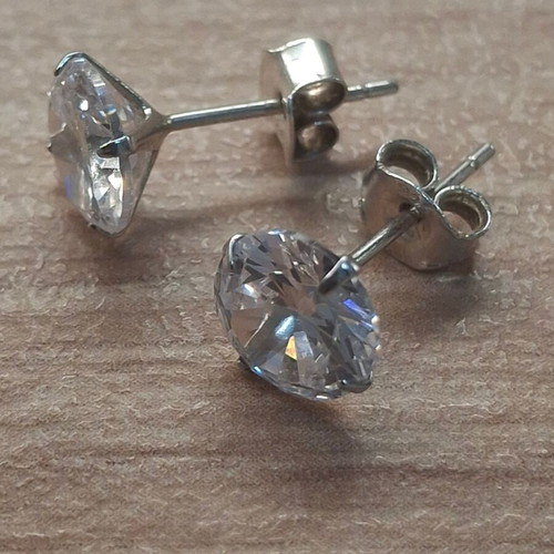 925 Silver Earrings new with large zirconia in gift box