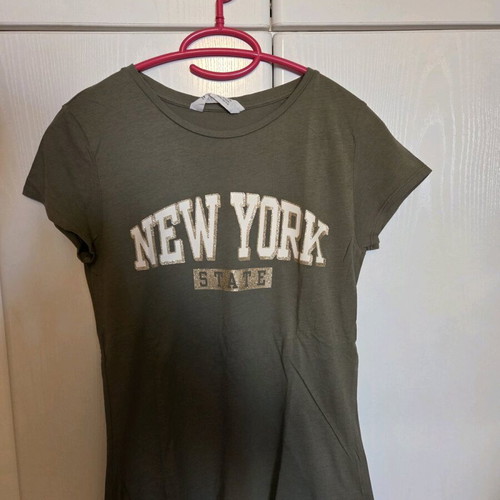 H&M t-shirt khaki small like new, kids 12-14 years