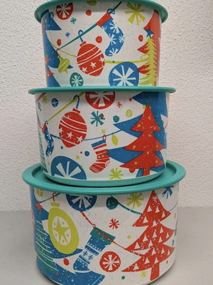 Tupperware Christmas set new, collectible