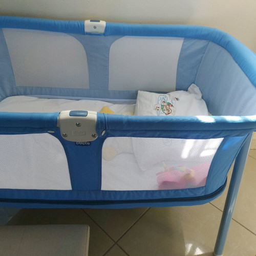 Chicco Baby Crib like new, foldable and adjustable
