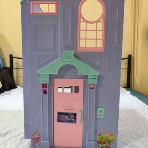 Barbie Fold N Fun Collectible Dollhouse used
