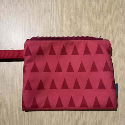 Nesecaire INO Design handbag like new, multicolor