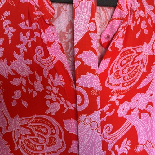 Midi dress like new with unique pattern and elastic sleeves