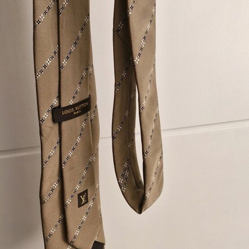 Louis Vuitton tie used, 100% silk, beige brown