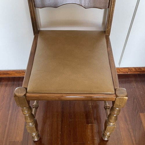 Wooden classic chair used with leather seat