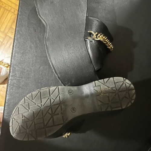 Ellie’s vucuti very high leather slippers like new, black and gold