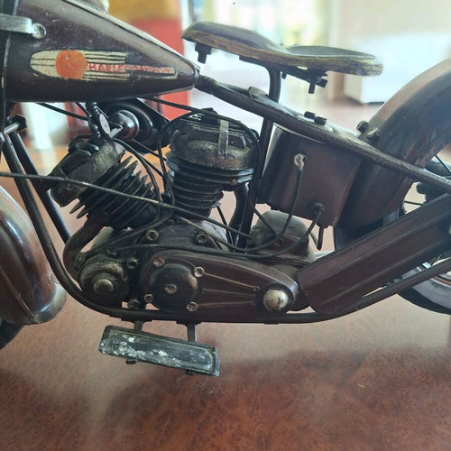 Retro road motorcycle miniature new, handmade iron model