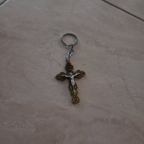 Metal cross like new