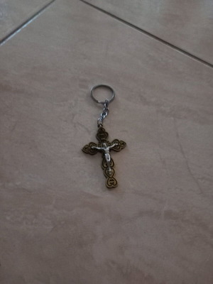 Metal cross like new