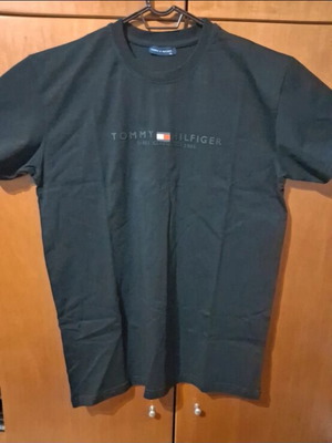 Tommy Hilfiger black T-shirt XL