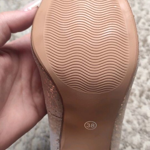 Voi & Noi rose gold pumps new, size 38 with box